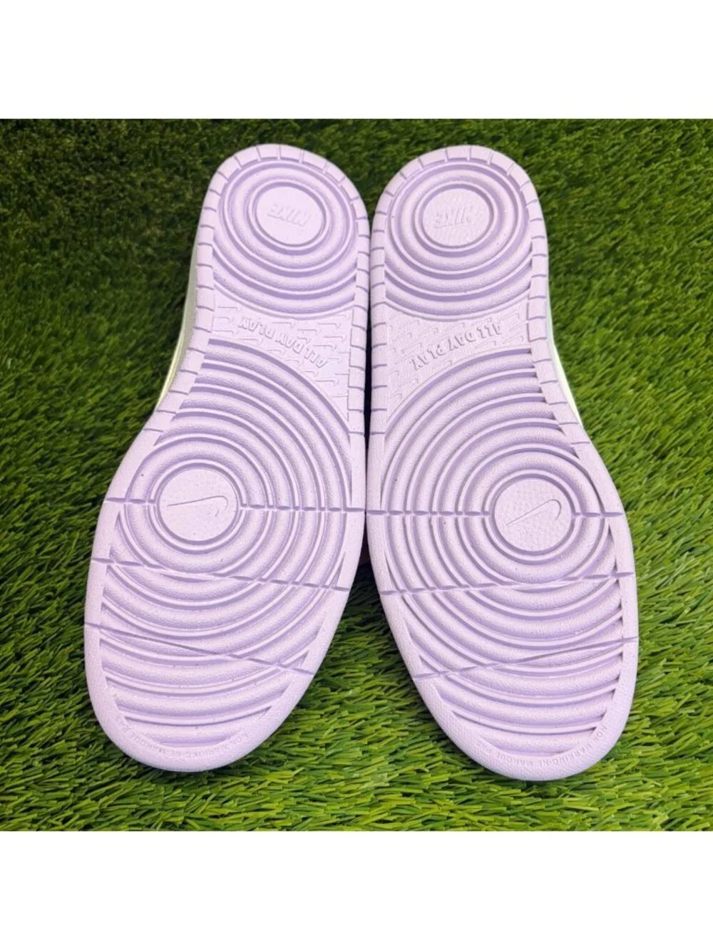 Nike Court Borough Low Girls Size 7Y Purple White Athletic Leather Shoes Sneaker